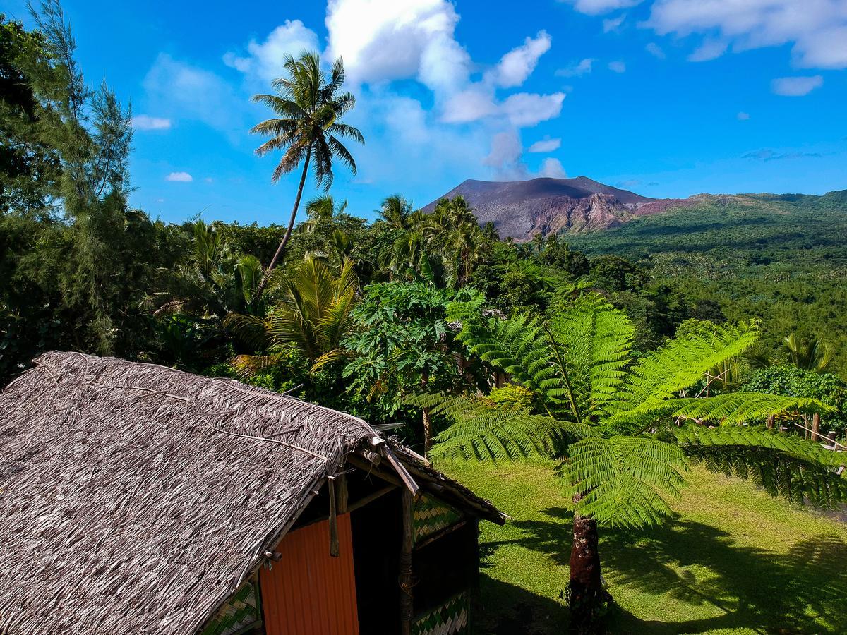 Castle Tree House And Bungalow White Sands Exterior photo